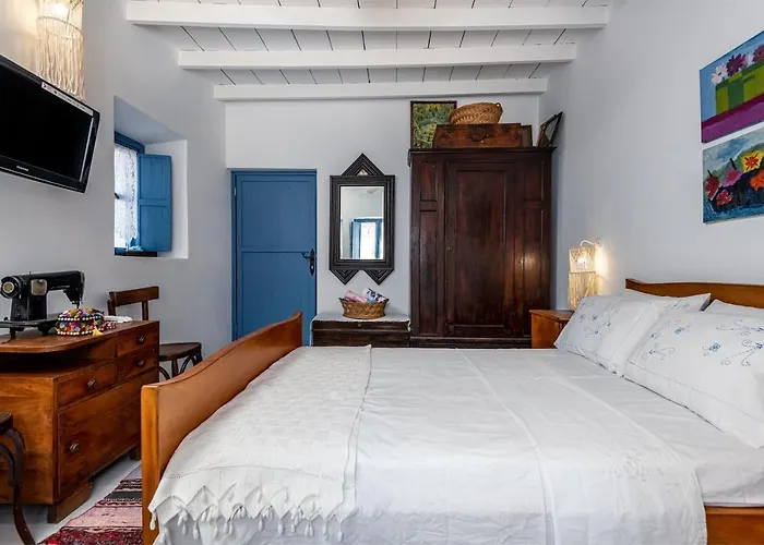 The Aegean Blue Country House Old Milos